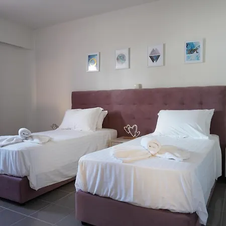 Theo & Ms Luxurious Apt Kos-stad