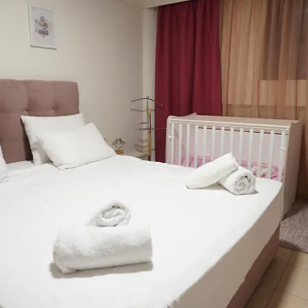 Theo & Ms Luxurious Apt * Kos-stad