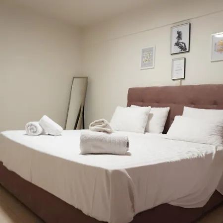 Theo & Ms Luxurious Apt Apartament *